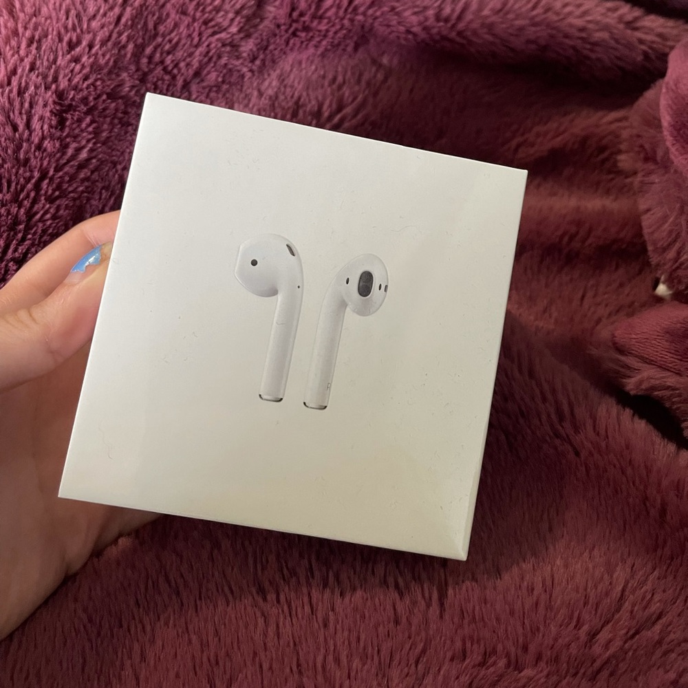 Apple Airpods - SOLD